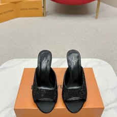 Louis Vuitton Slippers